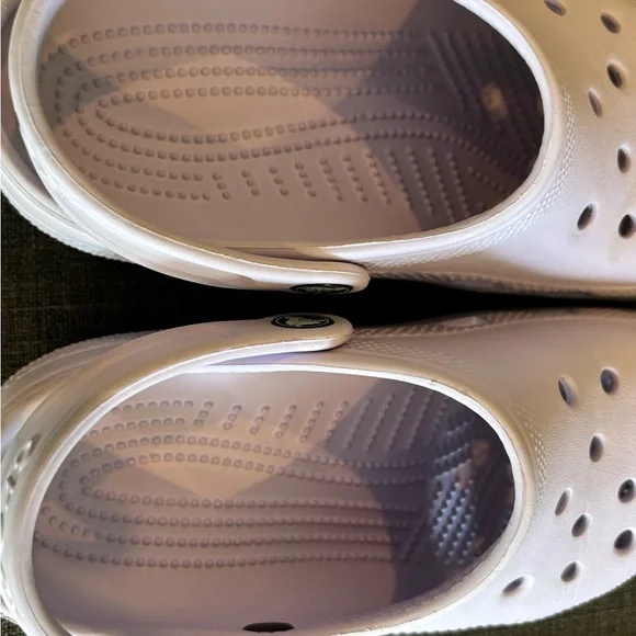 Light Purple Crocs with Strap - Picture 6 of 6
